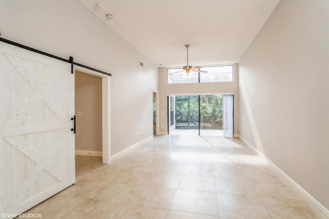 6690 Canary Palm Circle