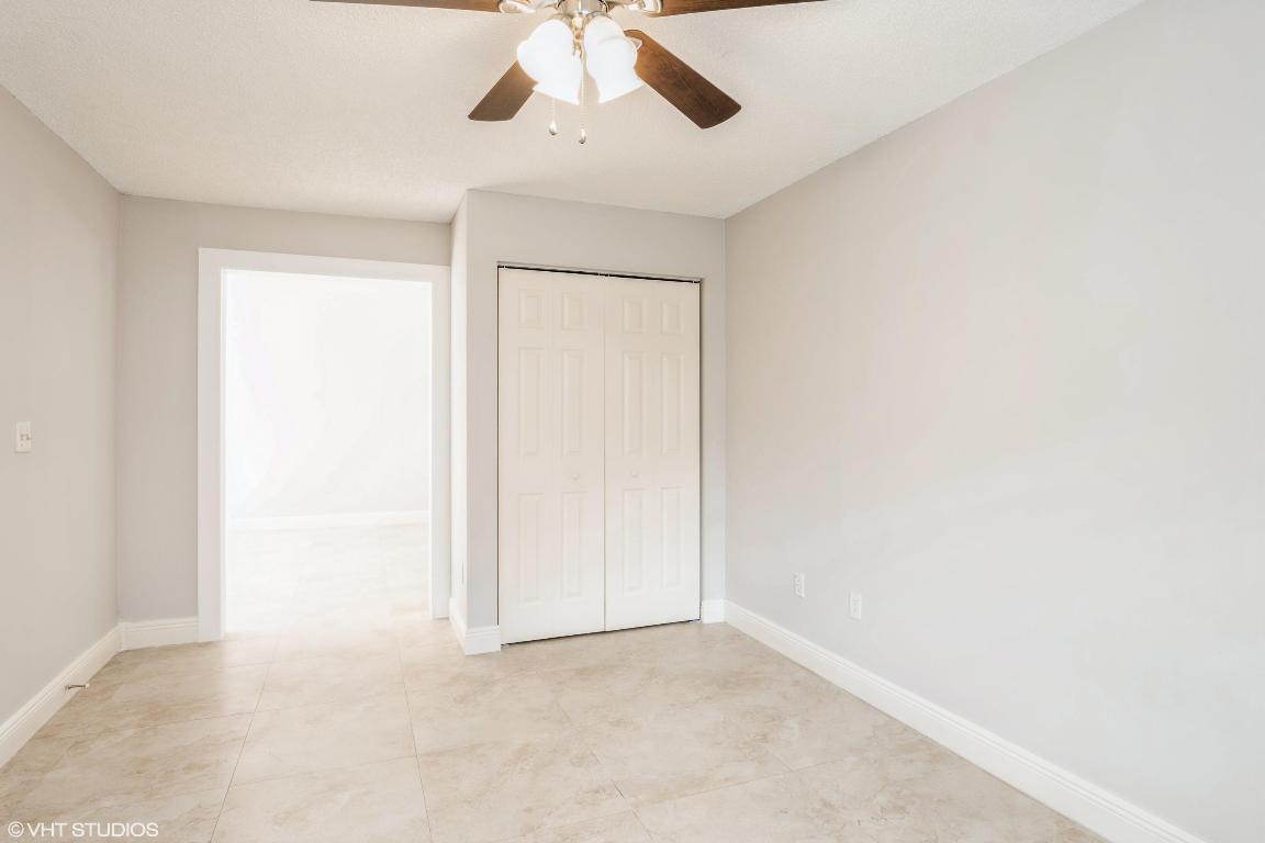 6690 Canary Palm Circle