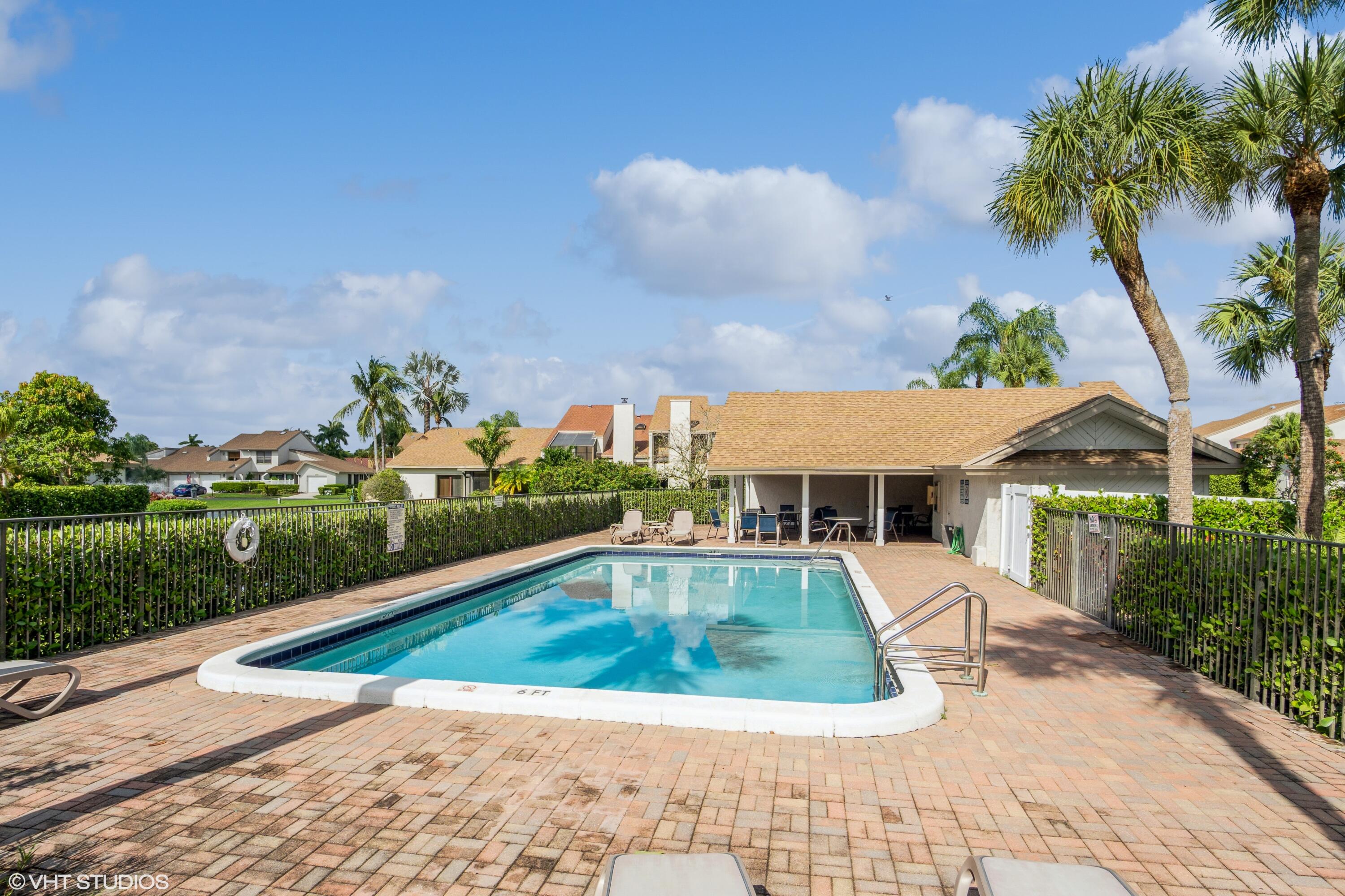 6690 Canary Palm Circle