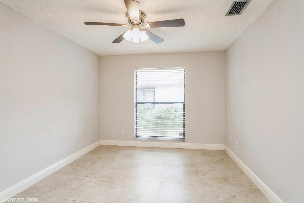 6690 Canary Palm Circle