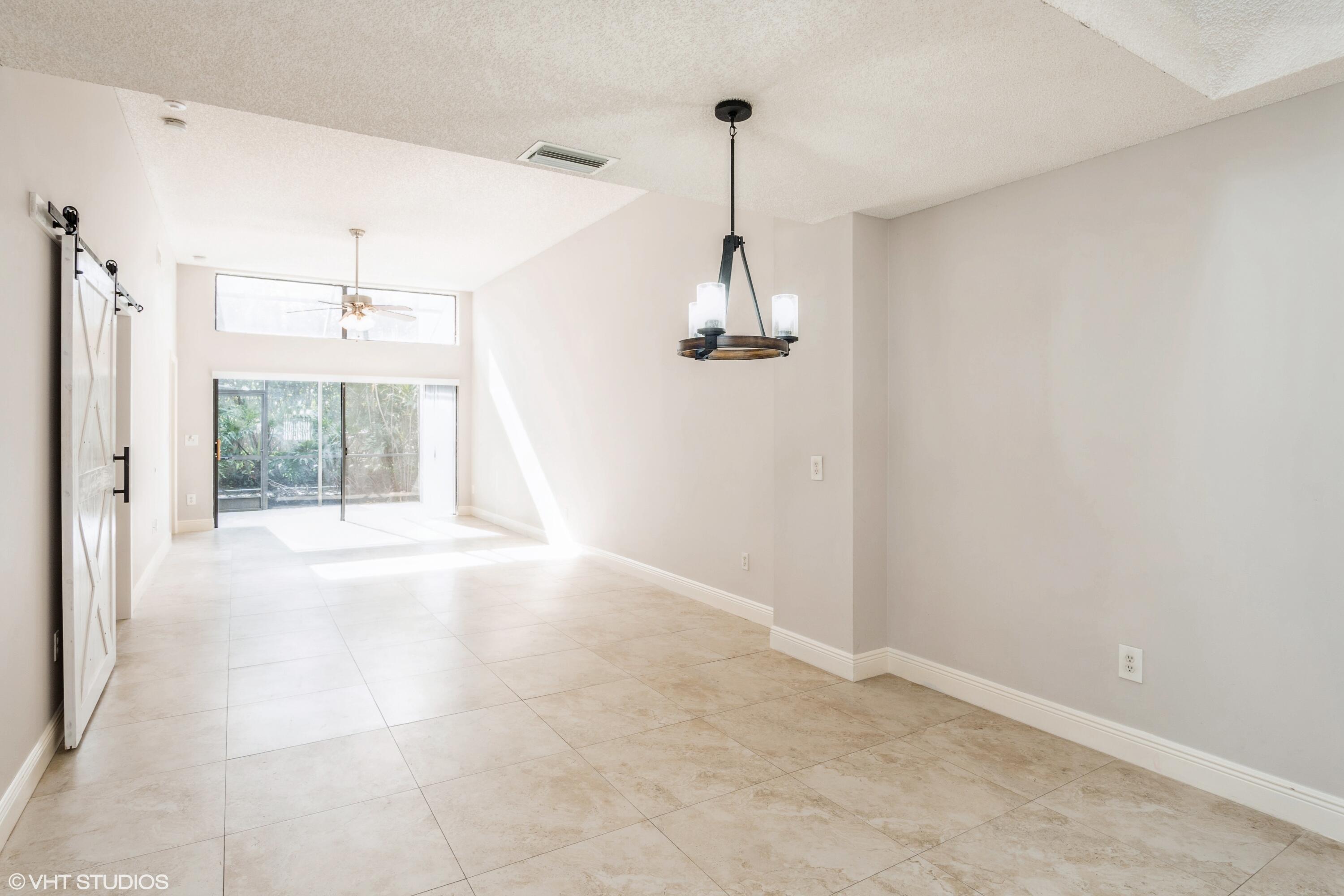 6690 Canary Palm Circle