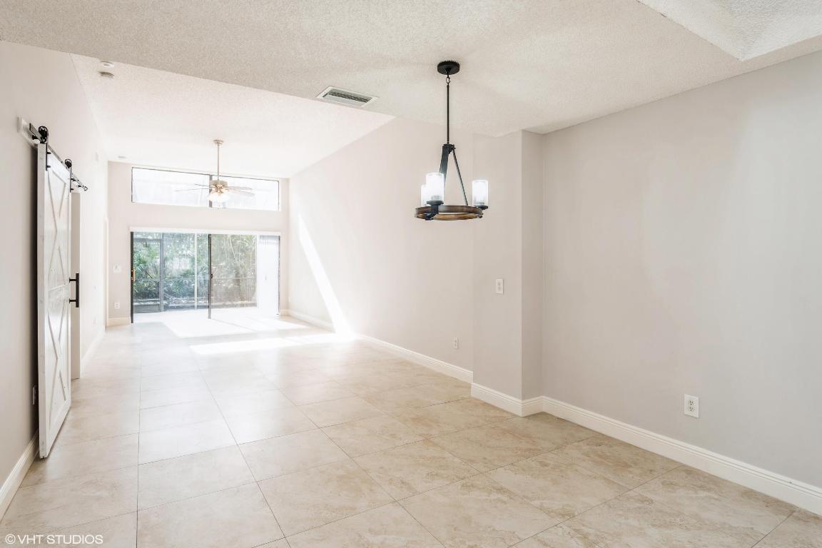 6690 Canary Palm Circle