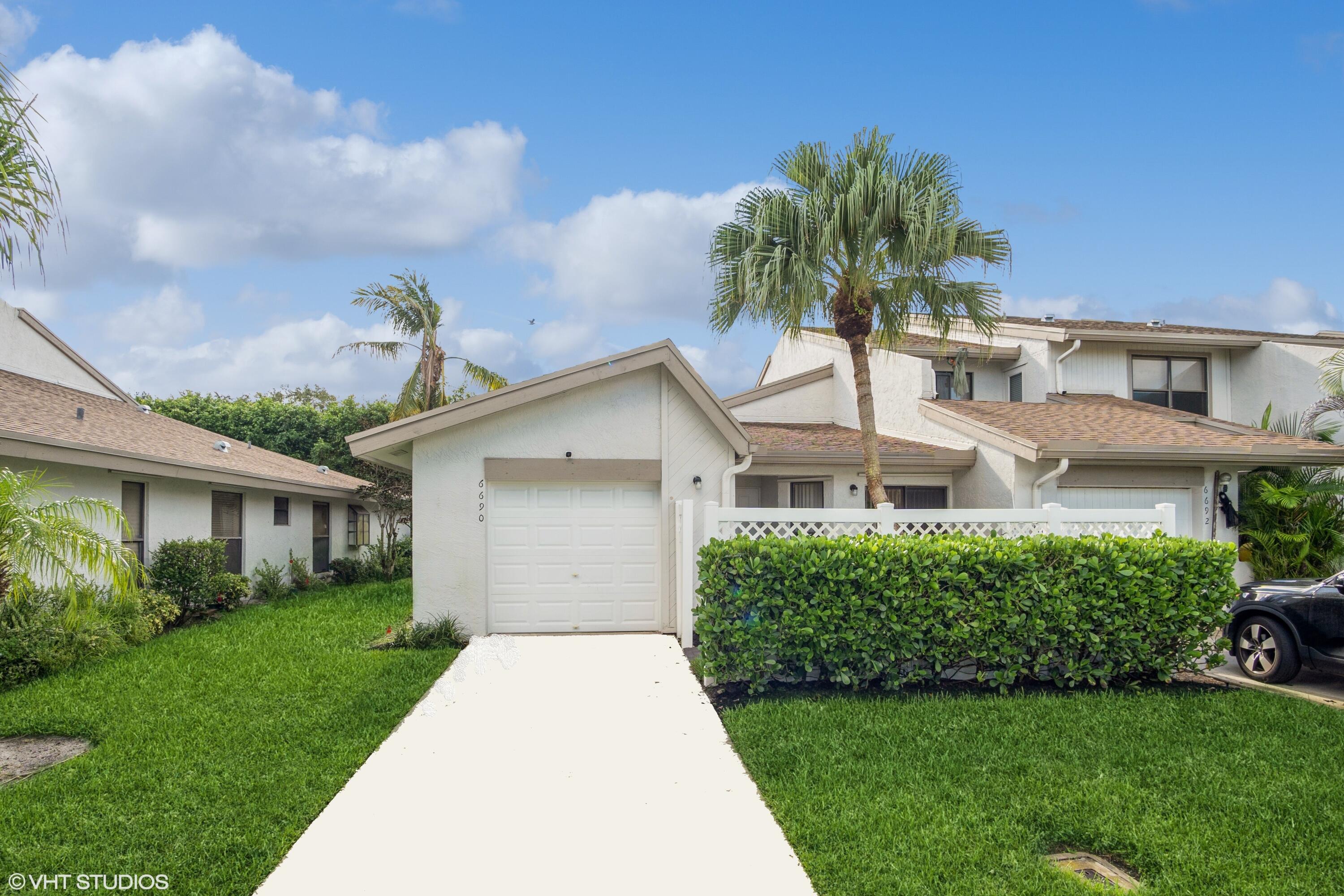 6690 Canary Palm Circle