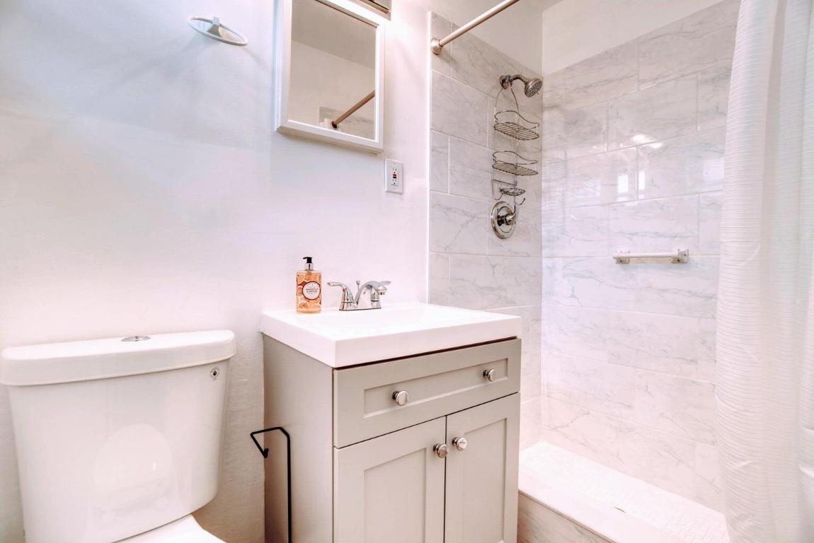 3811 NE 22nd Way, Lighthouse Point