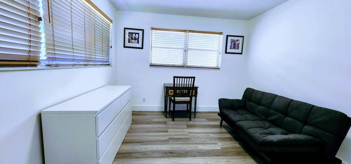 3811 NE 22nd Way, Lighthouse Point