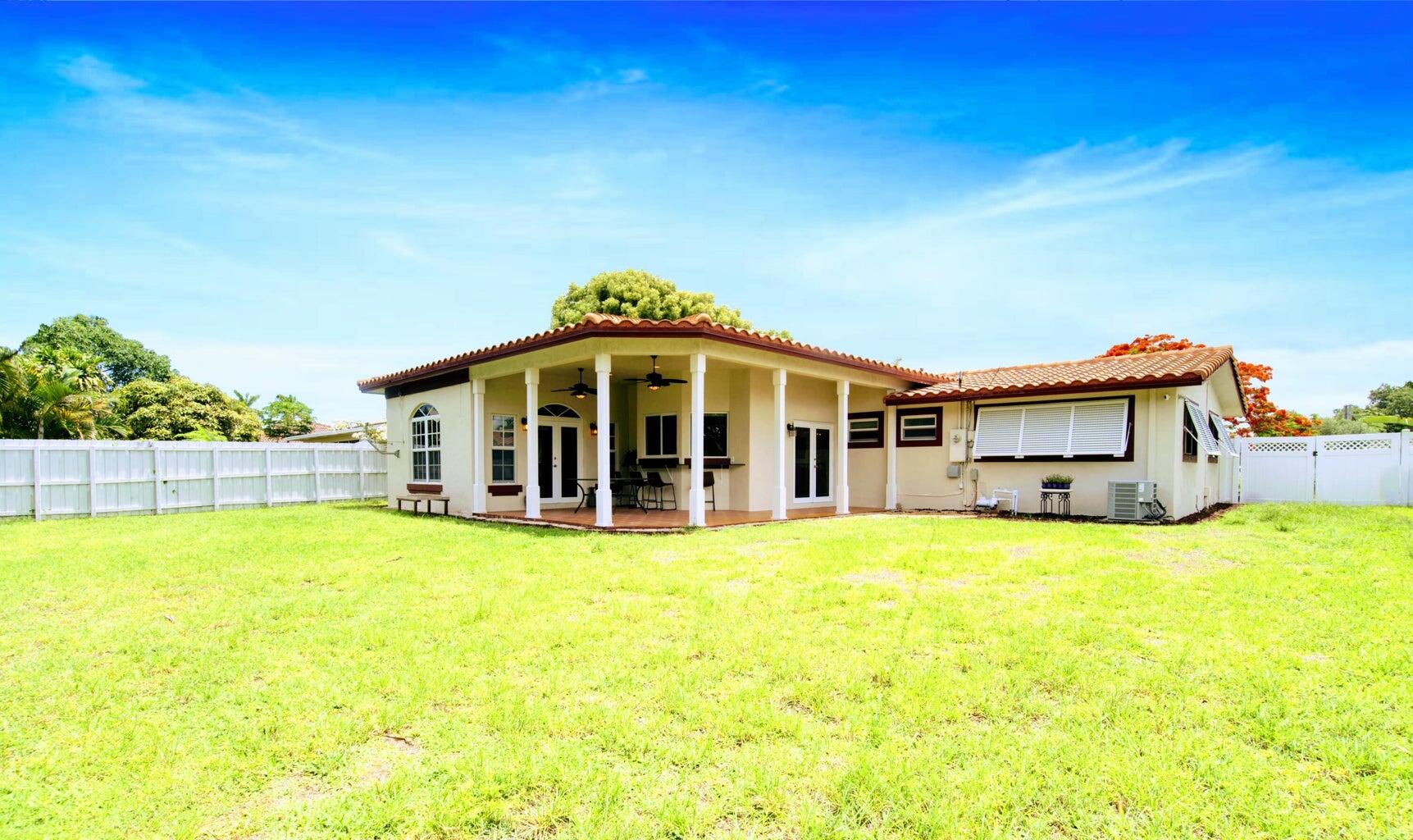 3811 NE 22nd Way, Lighthouse Point