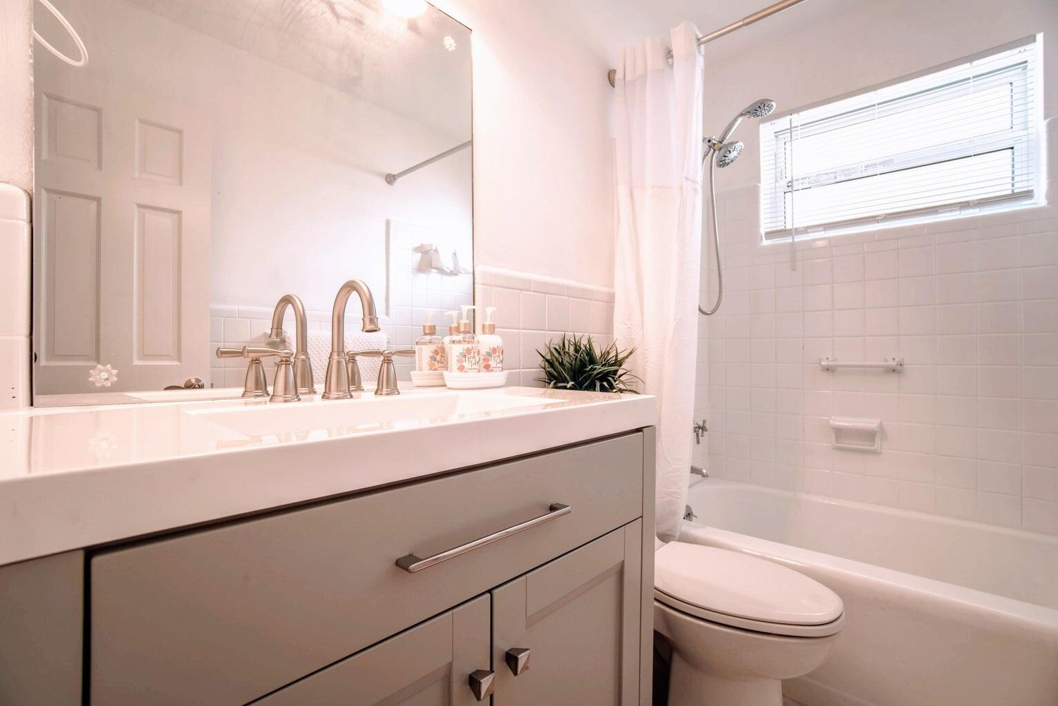 3811 NE 22nd Way, Lighthouse Point