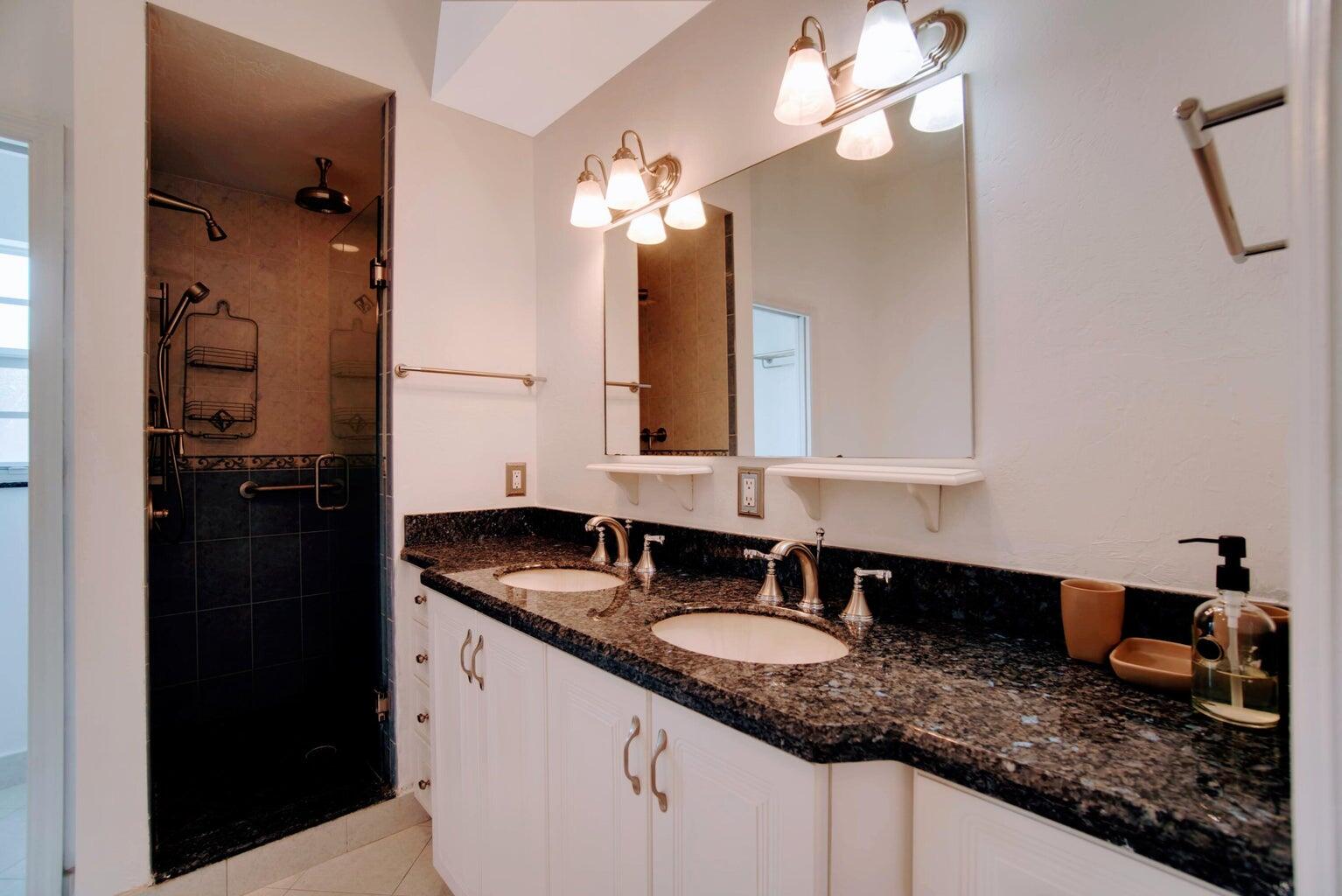 3811 NE 22nd Way, Lighthouse Point