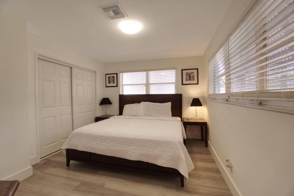 3811 NE 22nd Way, Lighthouse Point