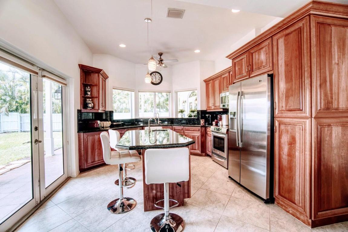 3811 NE 22nd Way, Lighthouse Point