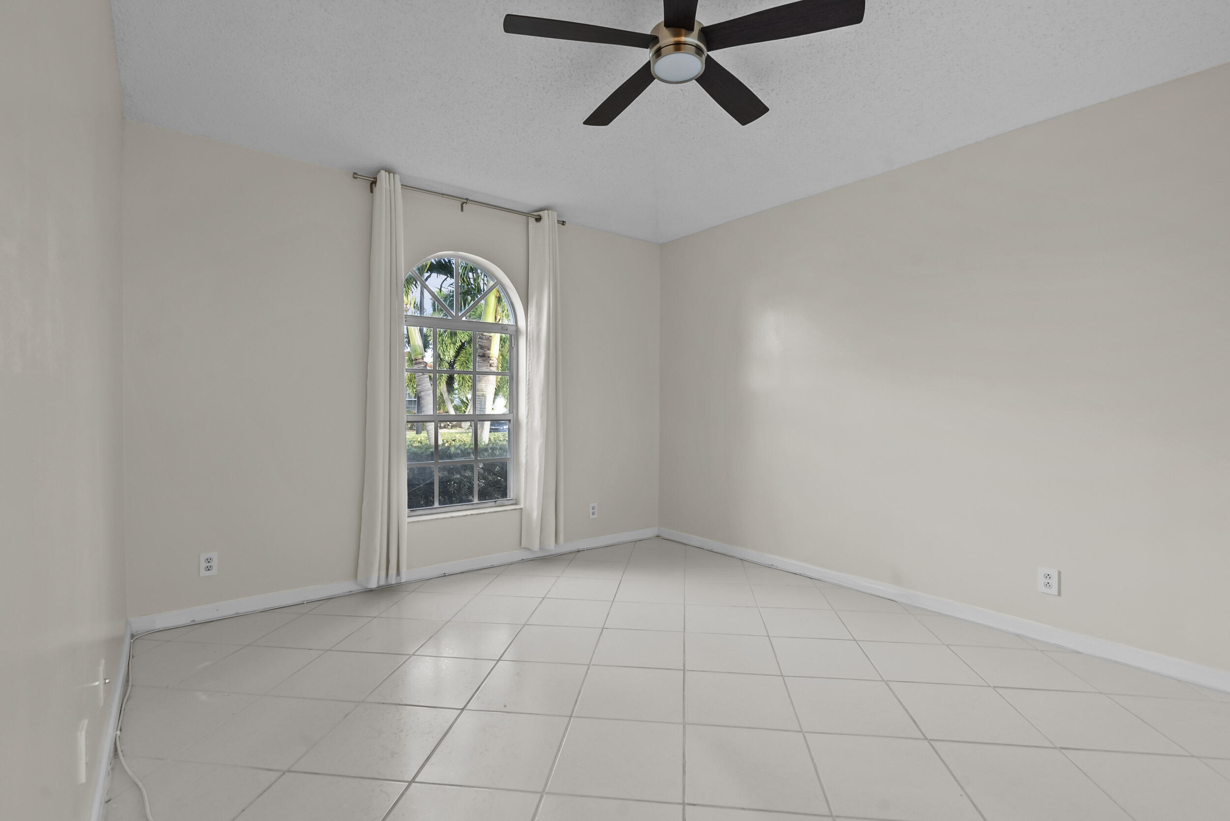 7564 Stirling Bridge Boulevard N