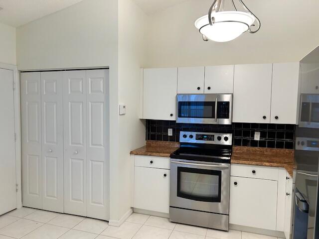 15427 Watershore Lane