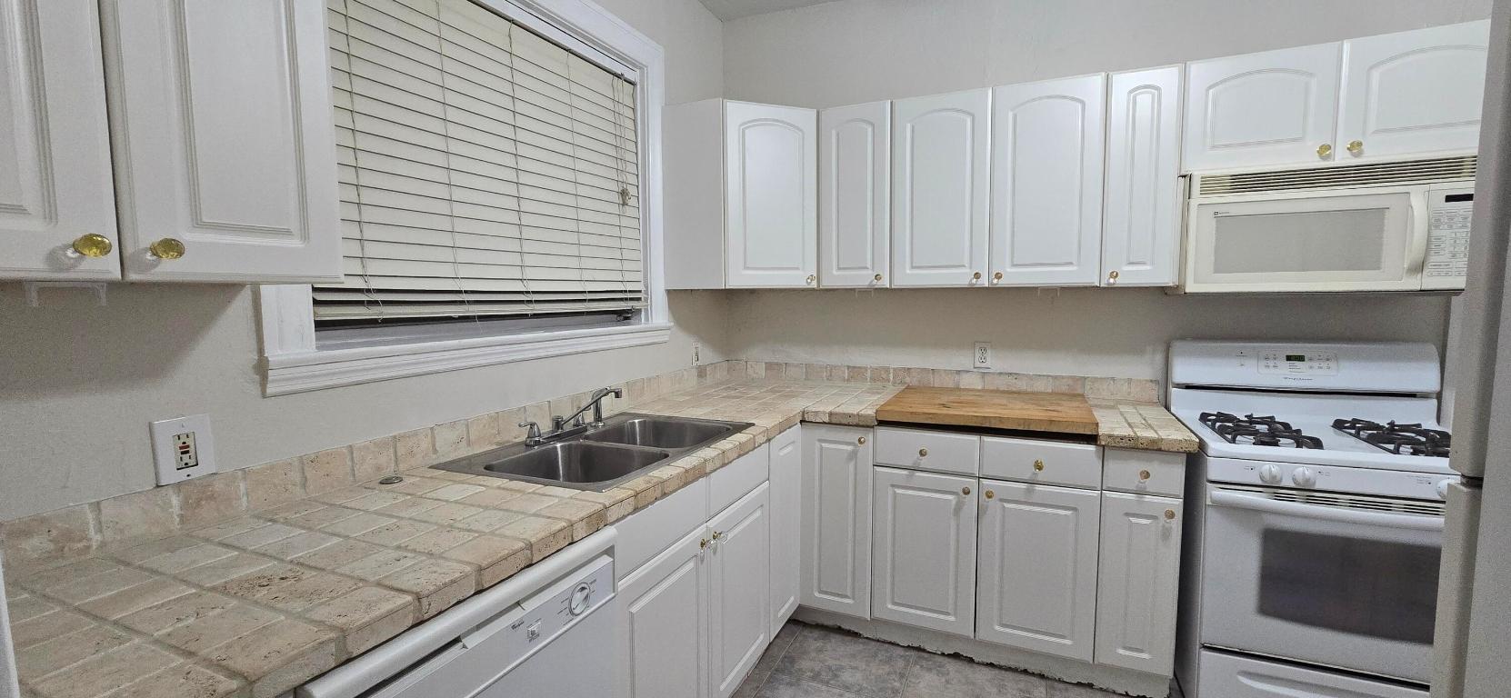 333 Walton Boulevard 1