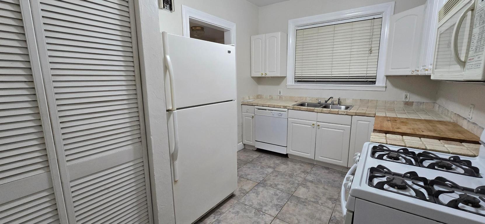 333 Walton Boulevard 1