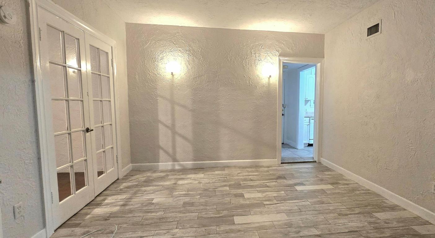 333 Walton Boulevard 1