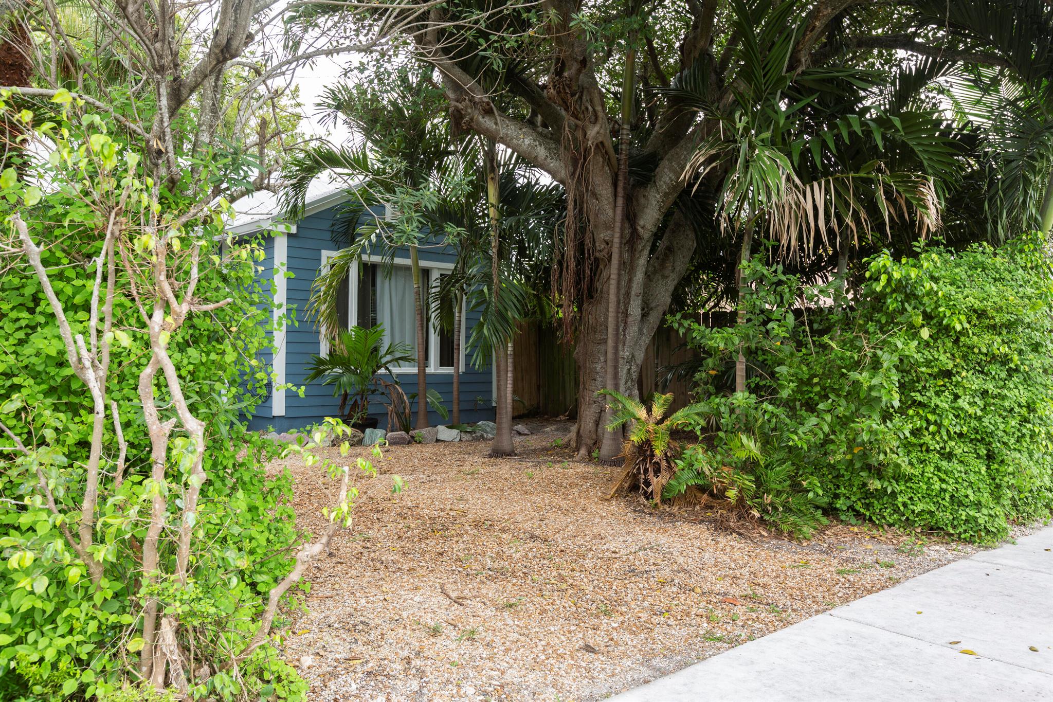 304 SE 3rd Avenue