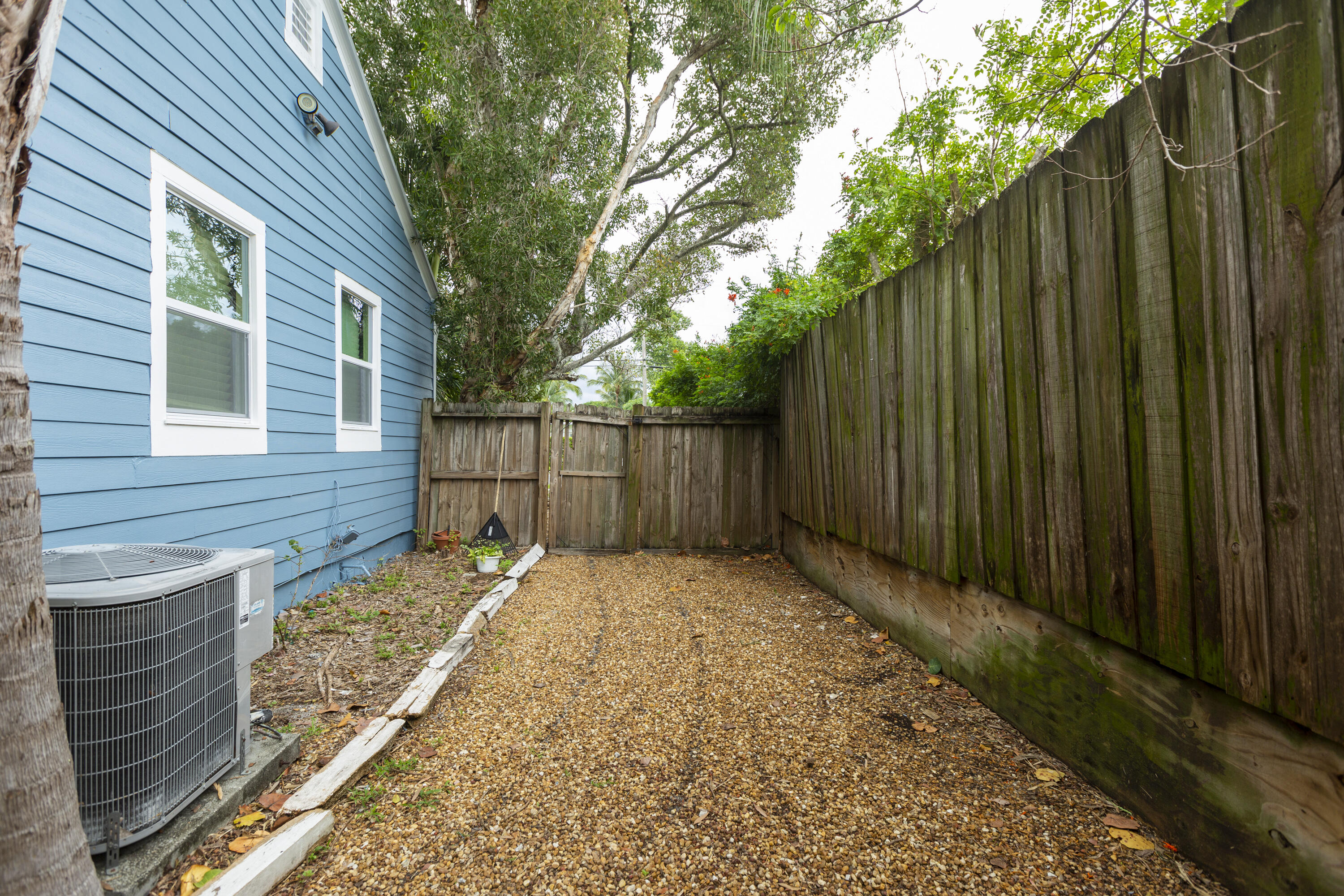 304 SE 3rd Avenue