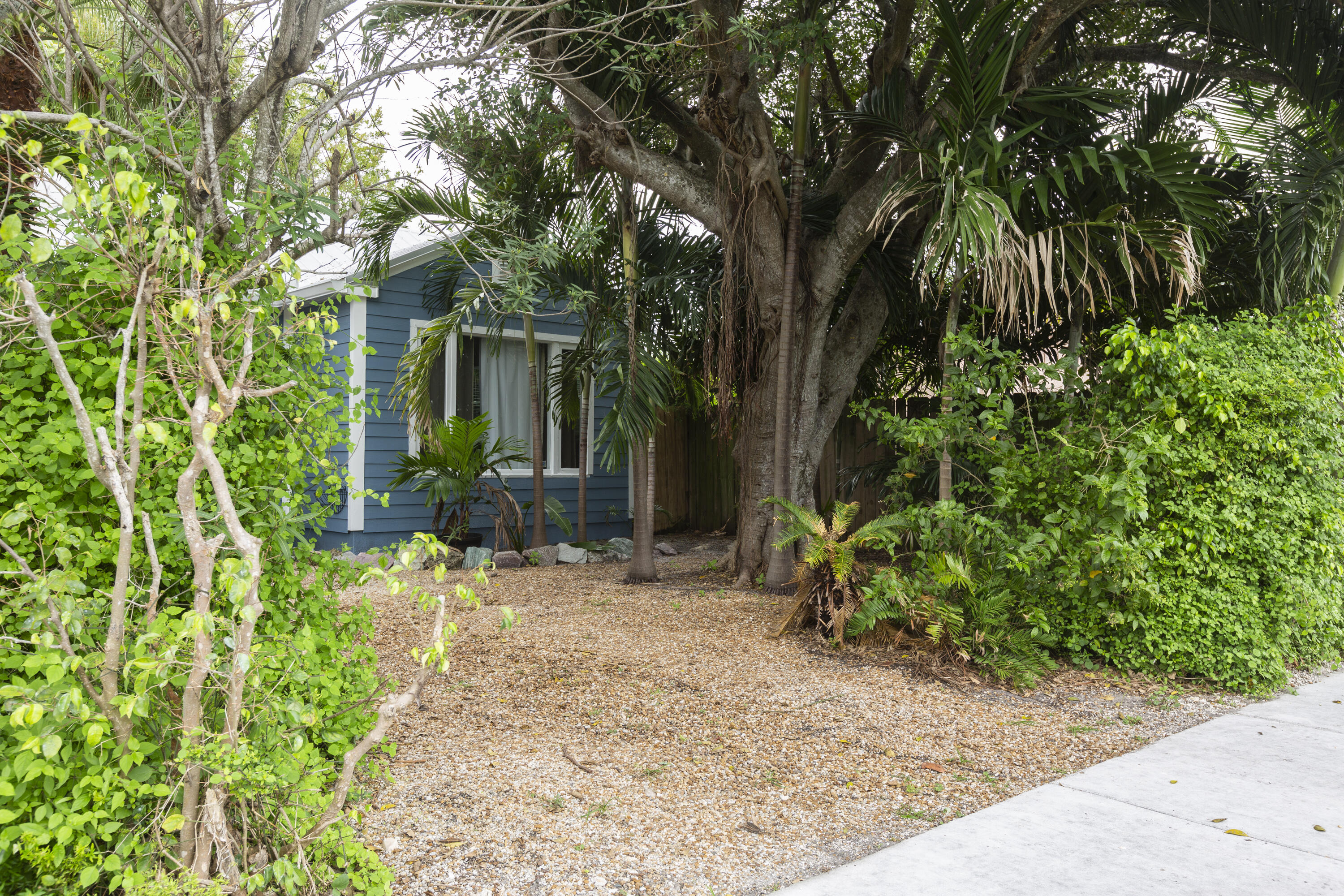 304 SE 3rd Avenue