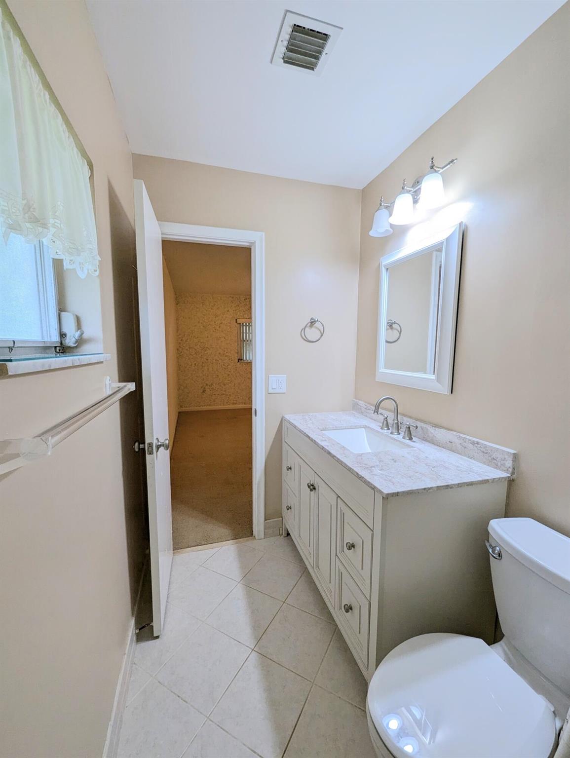 1914 Palmland Drive B