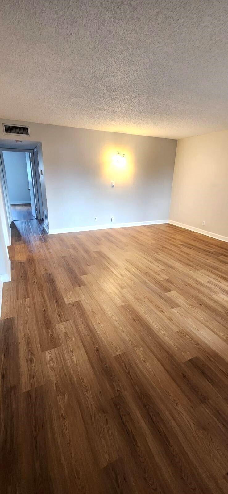 1400 NE 54th Street 204