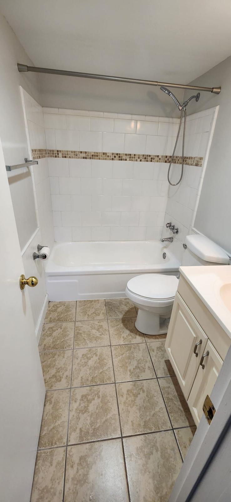 1400 NE 54th Street 204