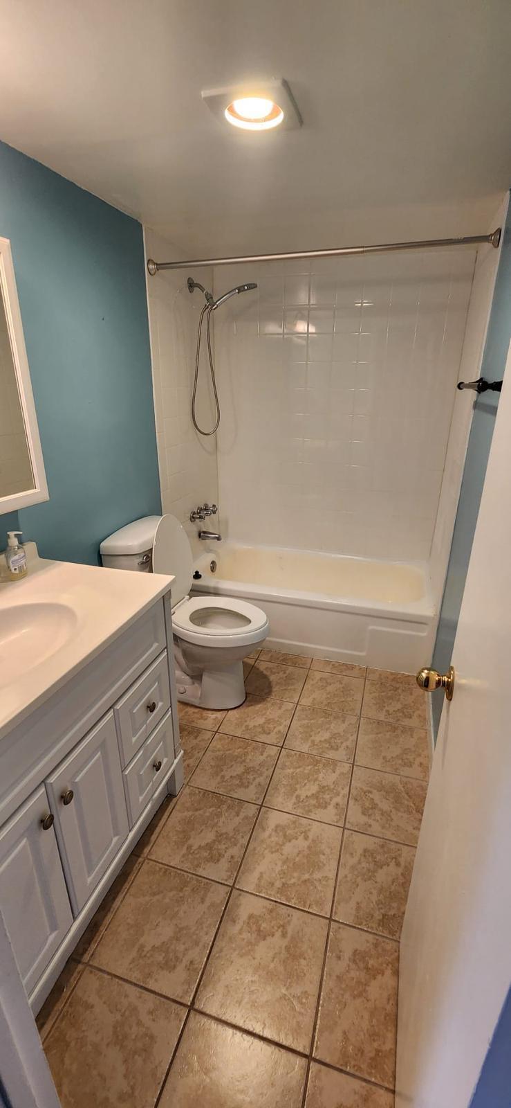 1400 NE 54th Street 204