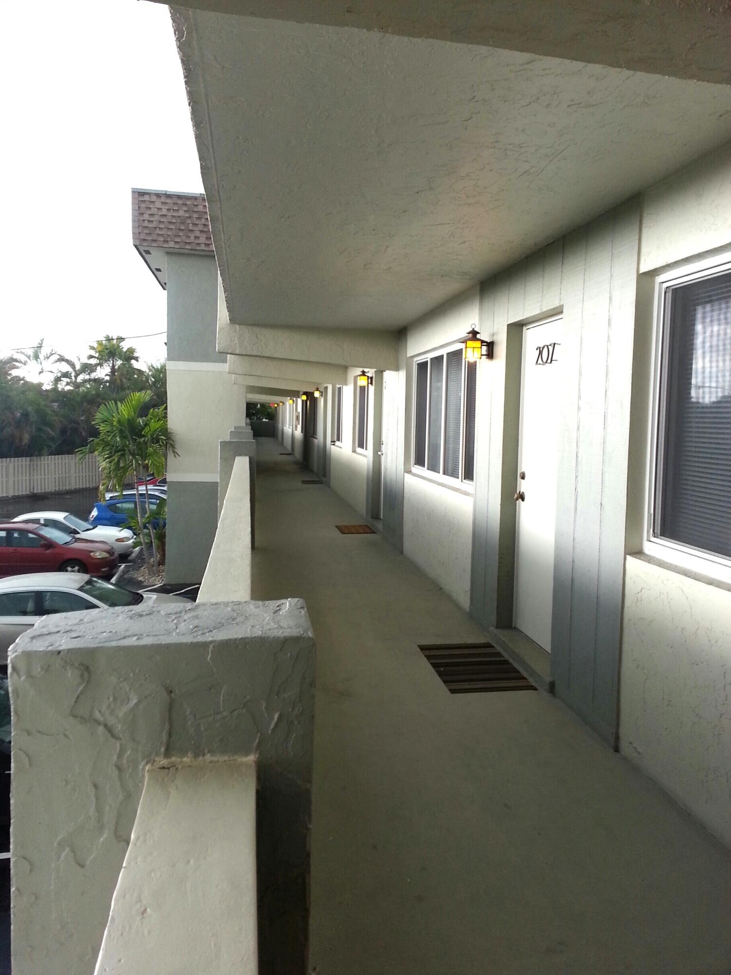 1400 NE 54th Street 204