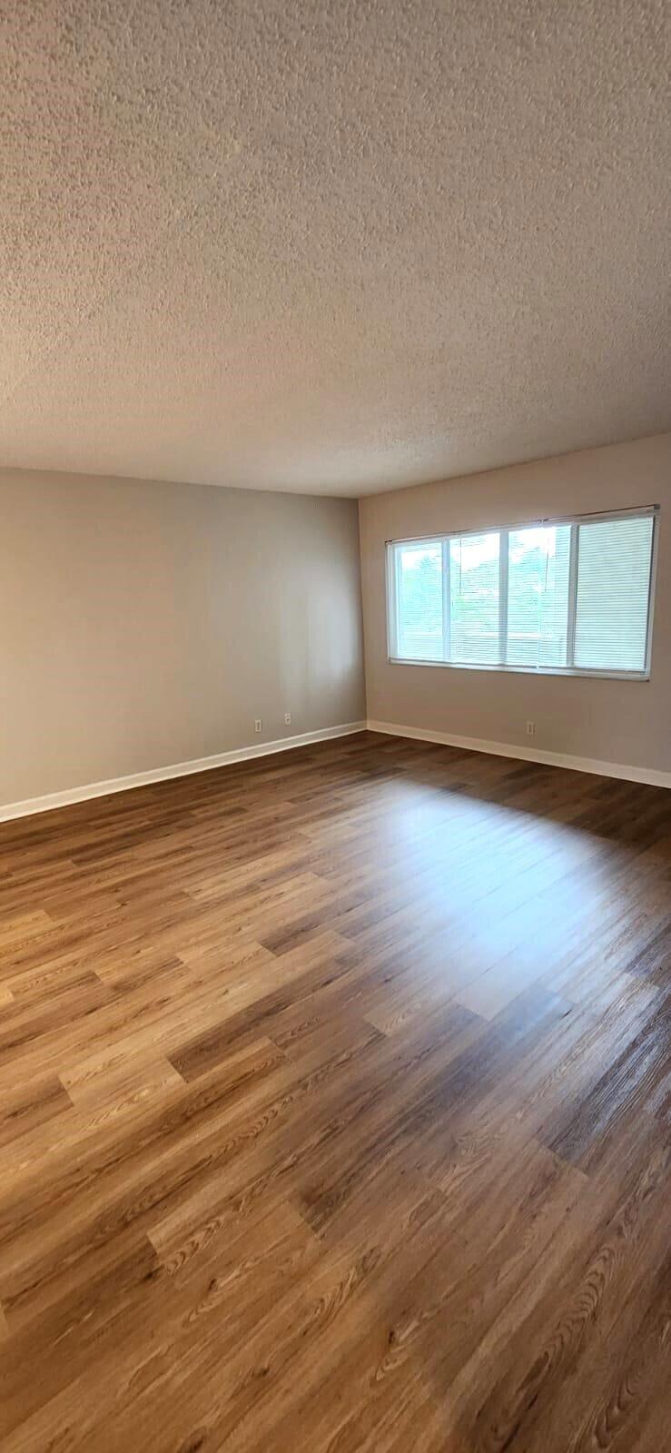 1400 NE 54th Street 204