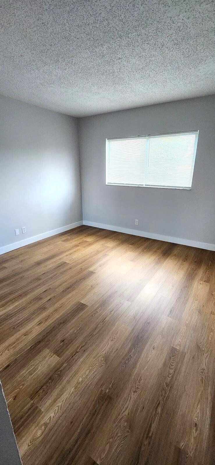 1400 NE 54th Street 204