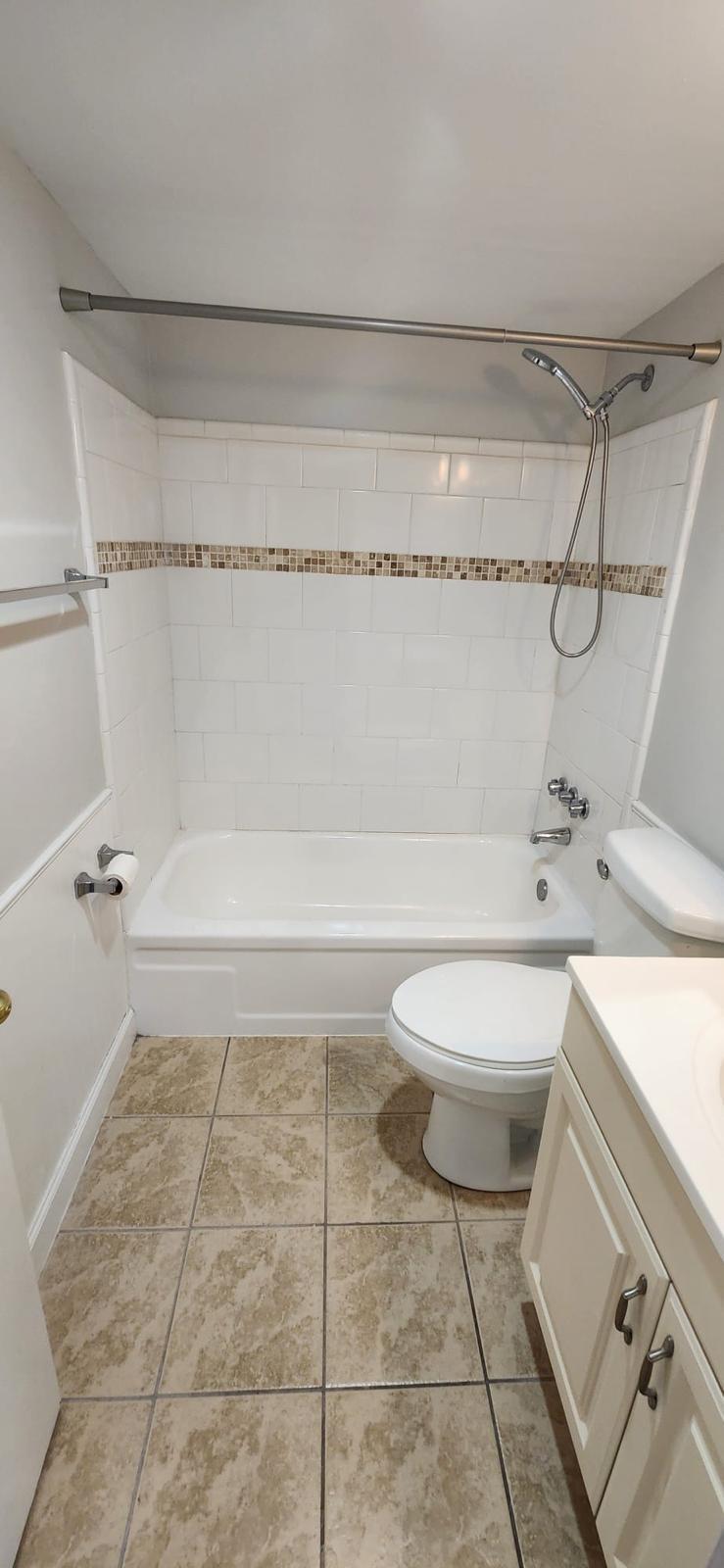 1400 NE 54th Street 204