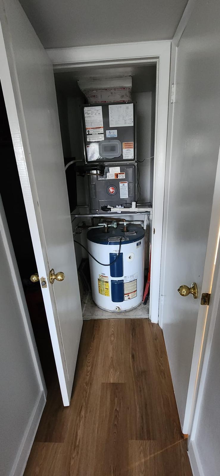 1400 NE 54th Street 204