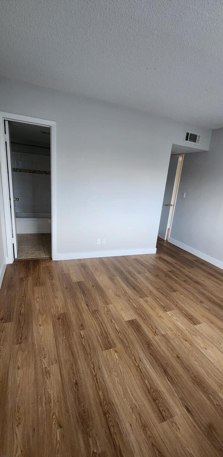 1400 NE 54th Street 204