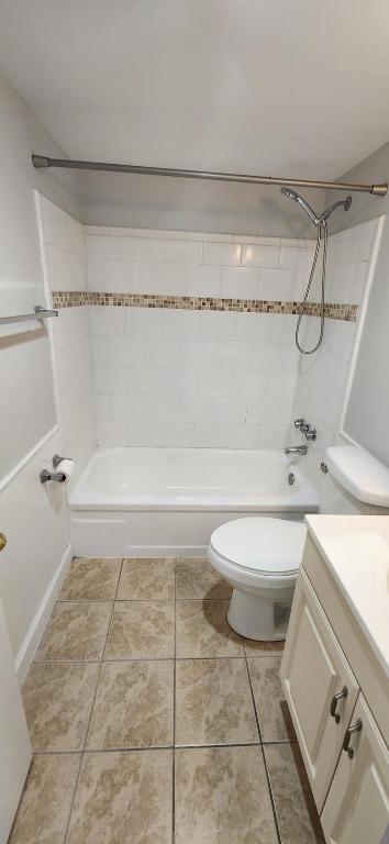 1400 NE 54th Street 204