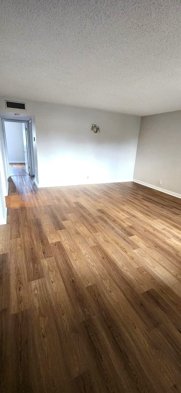 1400 NE 54th Street 204