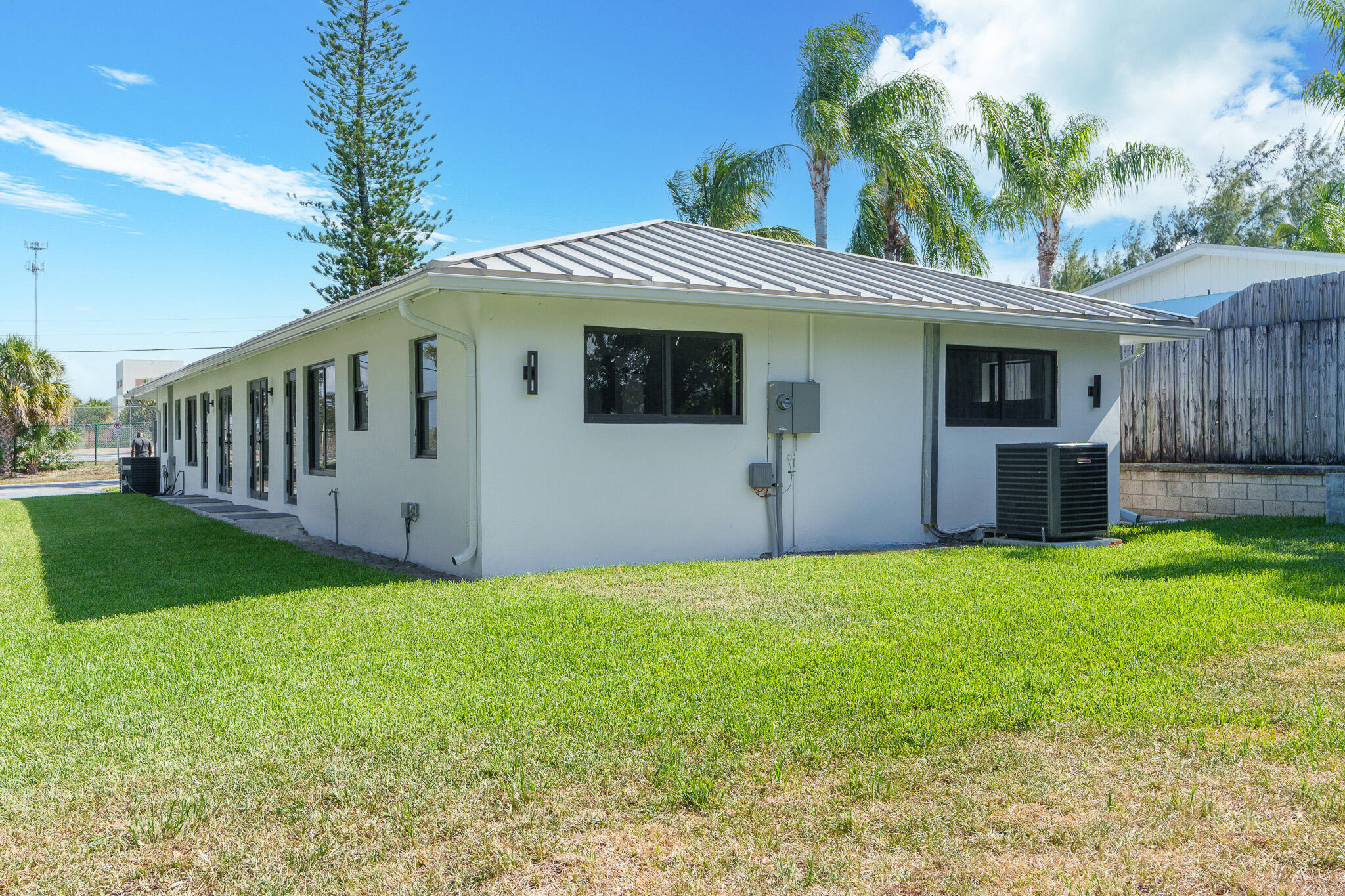 305 De Carie Street