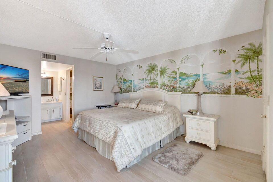 555 Banyan Tree Lane 302