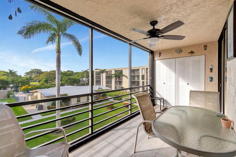 555 Banyan Tree Lane 302