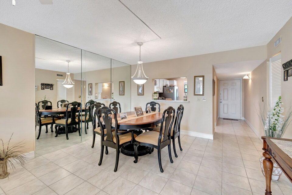 555 Banyan Tree Lane 302