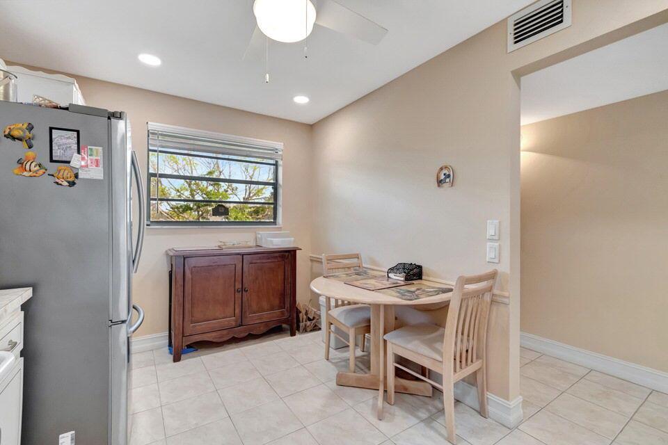 555 Banyan Tree Lane 302