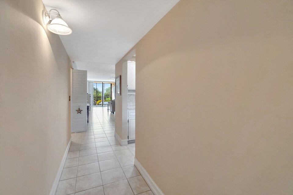 555 Banyan Tree Lane 302