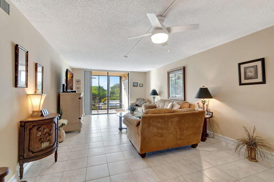 555 Banyan Tree Lane 302