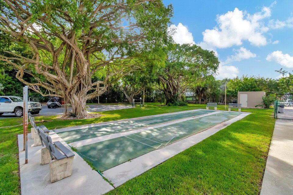 555 Banyan Tree Lane 302