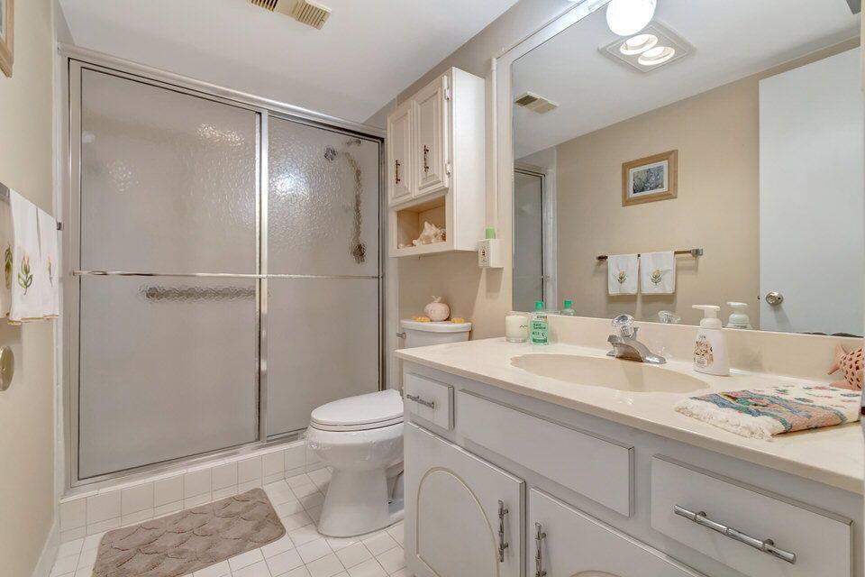 555 Banyan Tree Lane 302