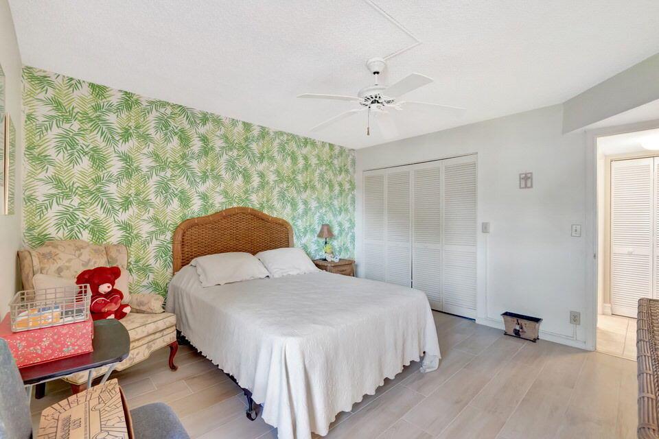 555 Banyan Tree Lane 302