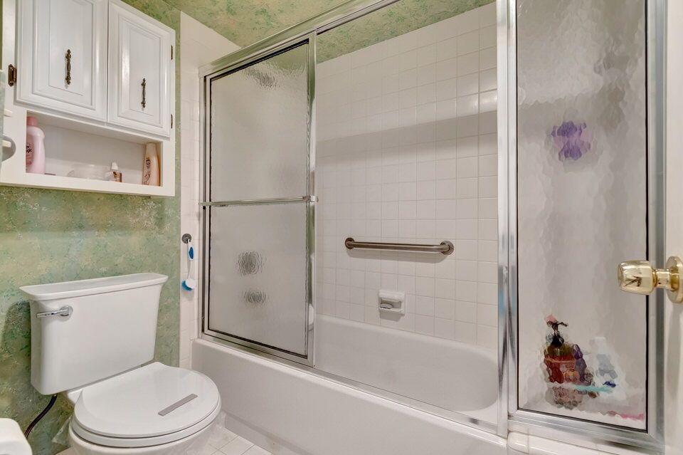 555 Banyan Tree Lane 302