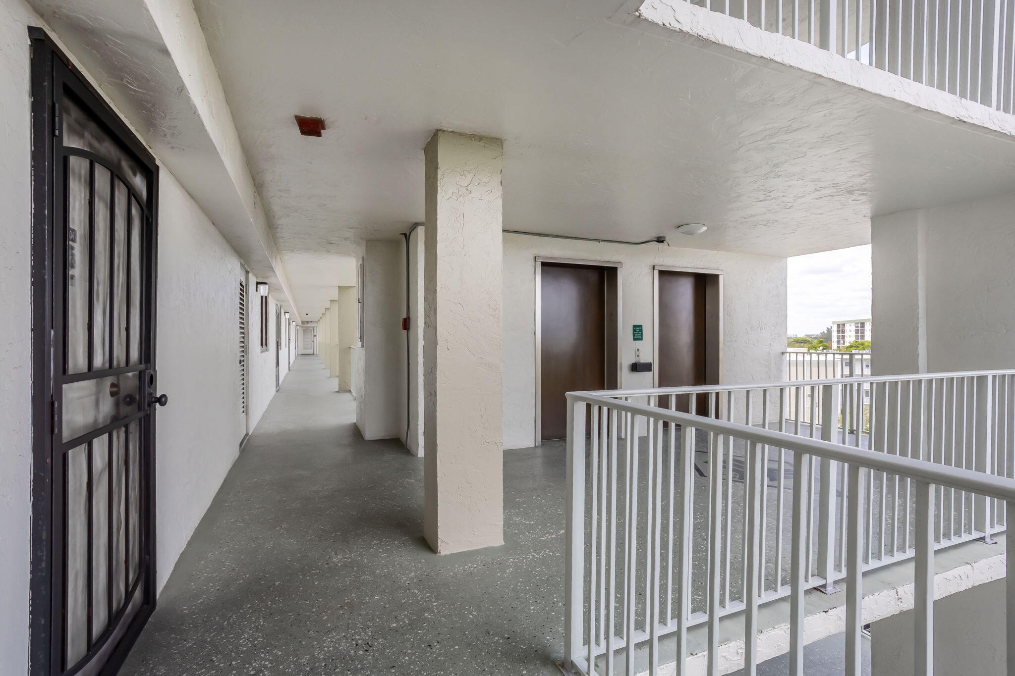 2232 N Cypress Bend Drive 704