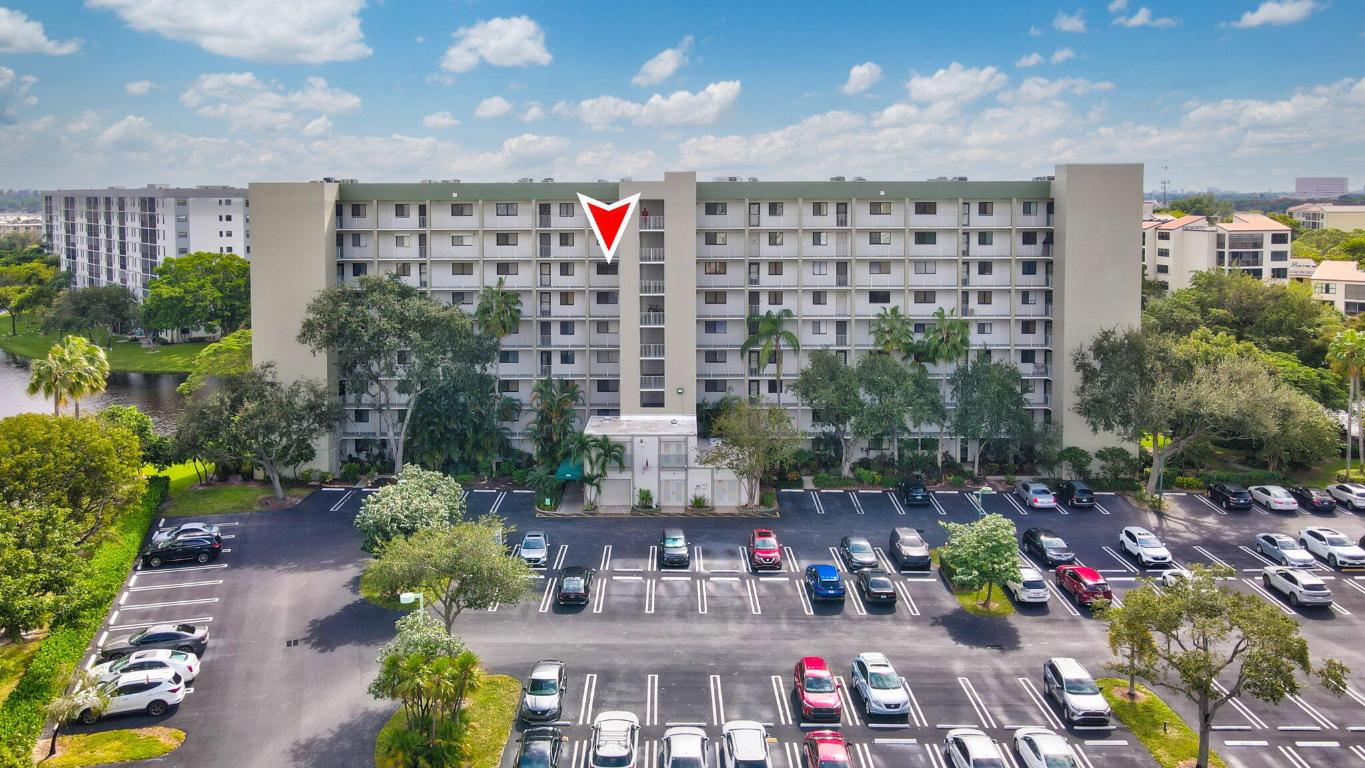 2232 N Cypress Bend Drive 704