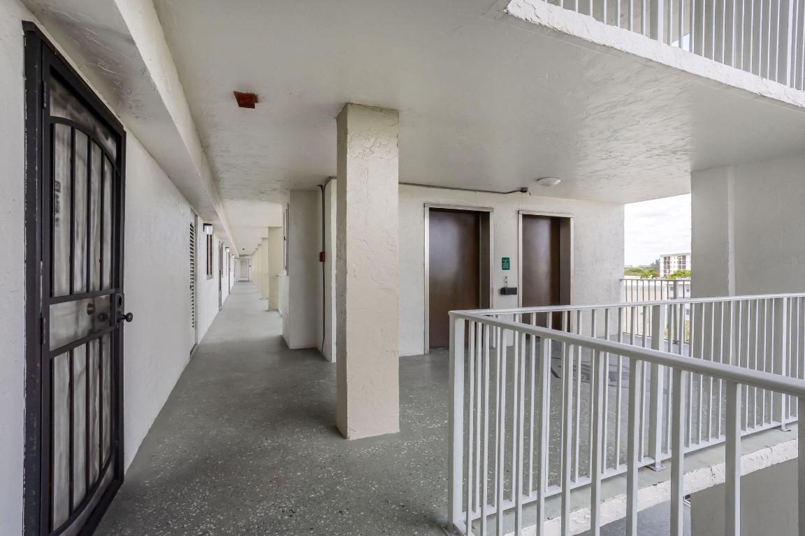 2232 N Cypress Bend Drive 704