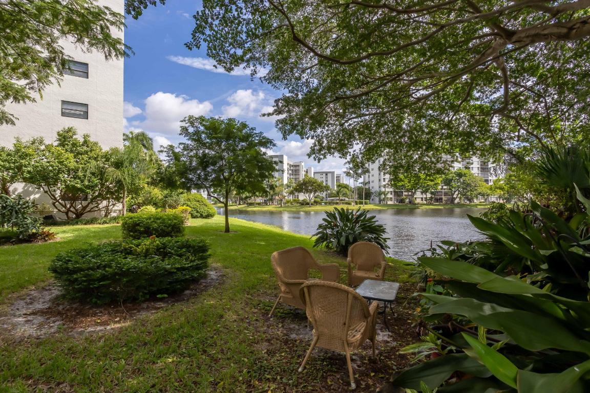 2232 N Cypress Bend Drive 704