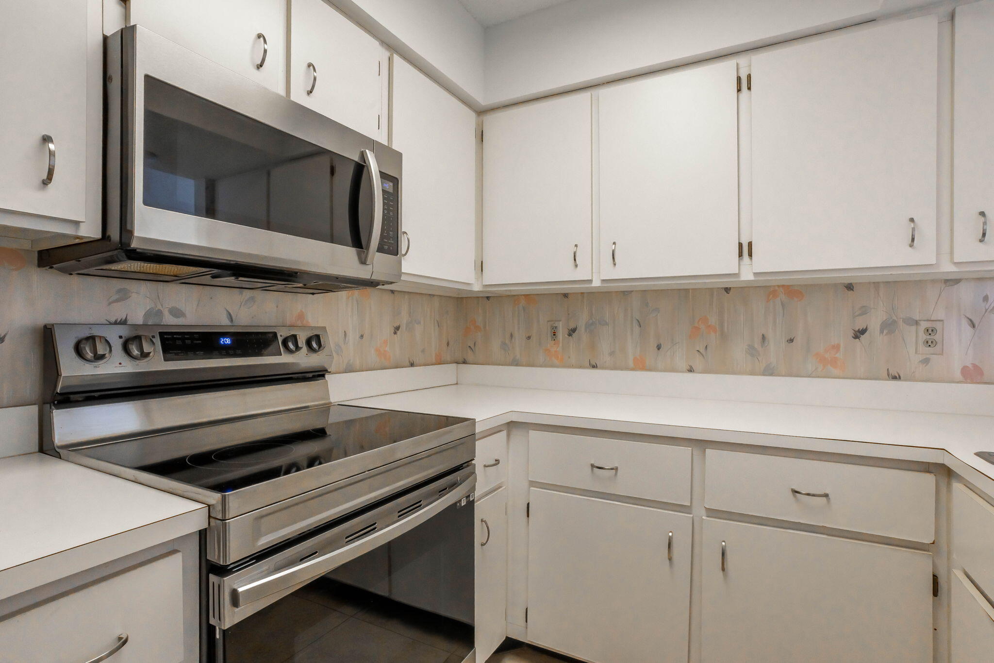 2232 N Cypress Bend Drive 704